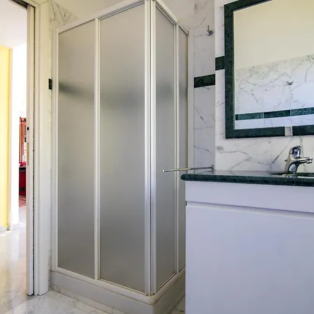 Heavenly Views On - Terrace & Hot Tub 아파트